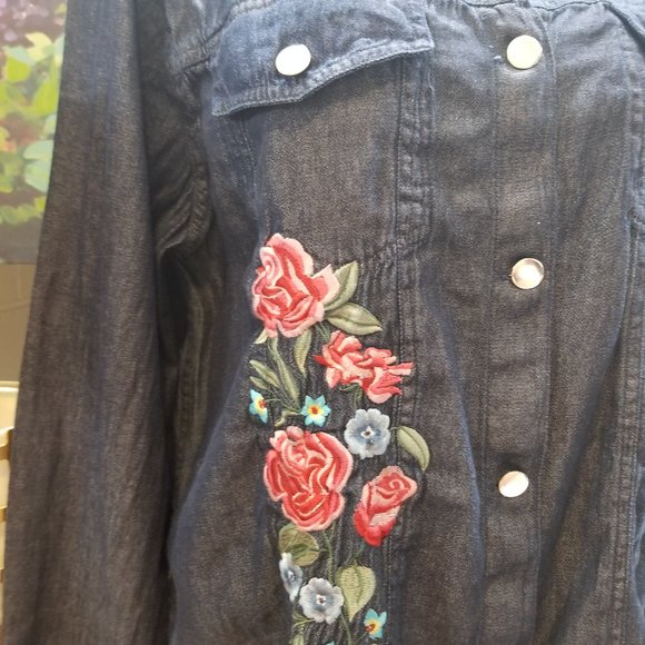 Collections ETC  Denim Button Down Shirt L/XL - Picture 5 of 8